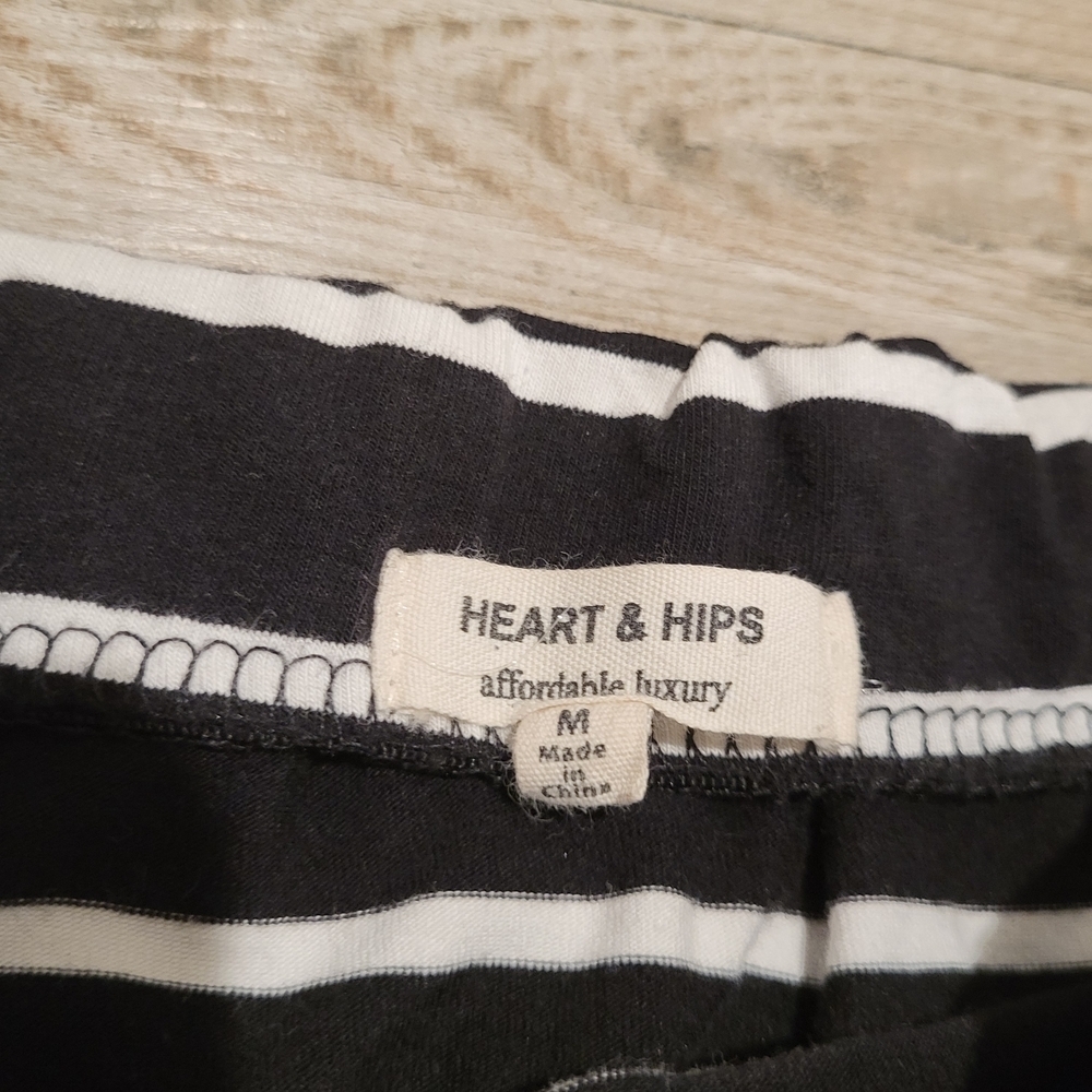 Heart Hips Black and White Pencil Skirt - Picture 6 of 8
